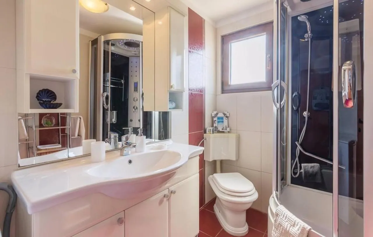 Apartment In Koromacno/Istrien 33192